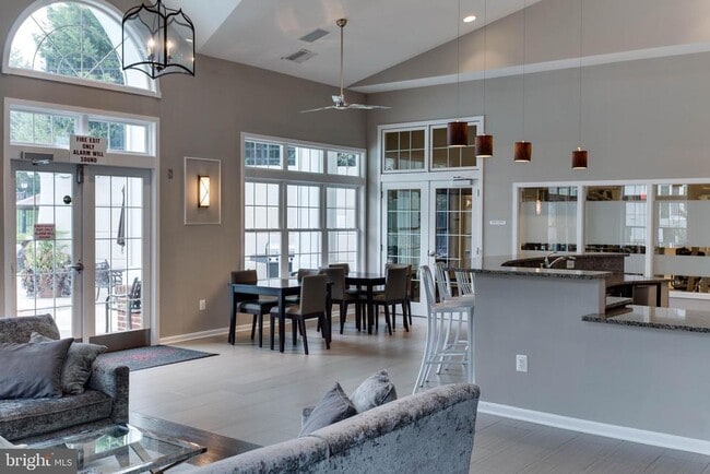 Building Photo - 1617 N Van Dorn St