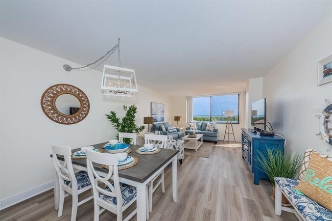 Building Photo - 6357 Bahia Del Mar Blvd S