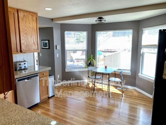Building Photo - 2335 Amberwood Ln