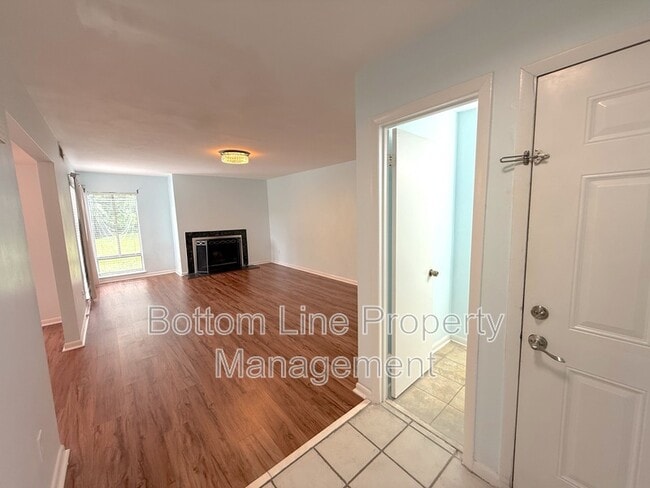 Building Photo - 7838 Hummingbird Ln
