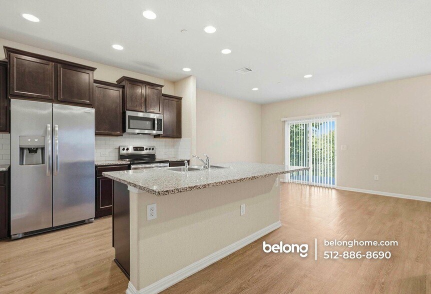 Building Photo - 516 E Slaughter Ln