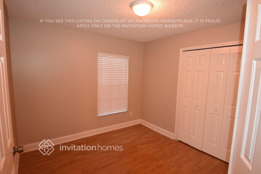 Building Photo - 412 Country Wood Cir