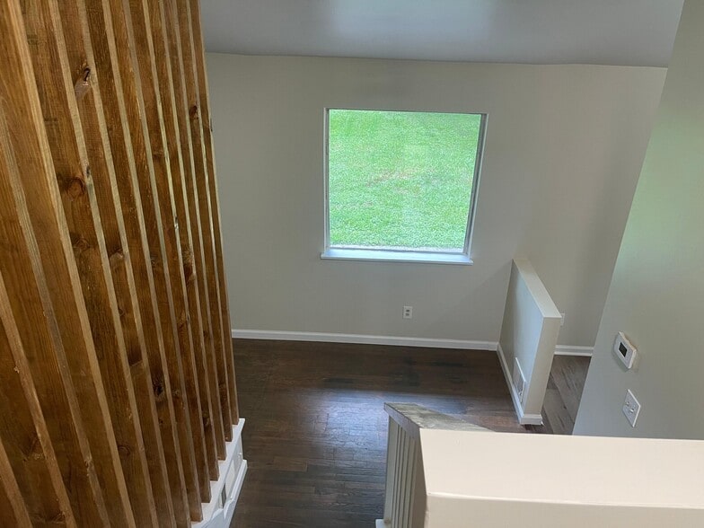 Building Photo - 3642 Marlborough Dr