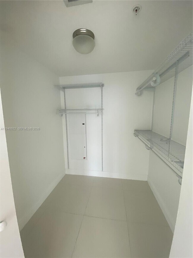 Building Photo - 185 SW 7th St