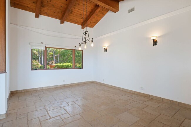 Building Photo - Montecito Property with a View and a Pool ...