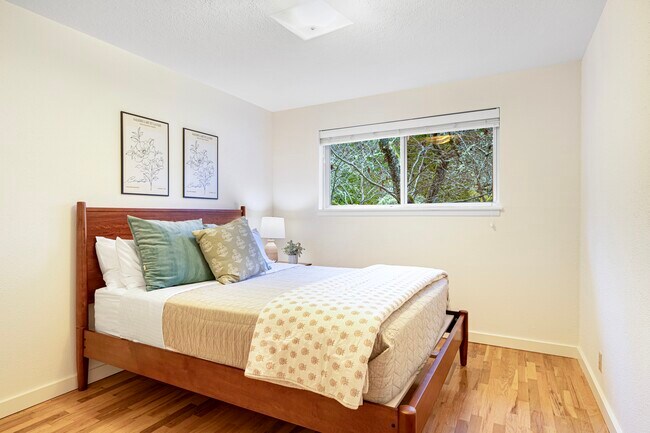 Building Photo - 11641 204th Ave NE