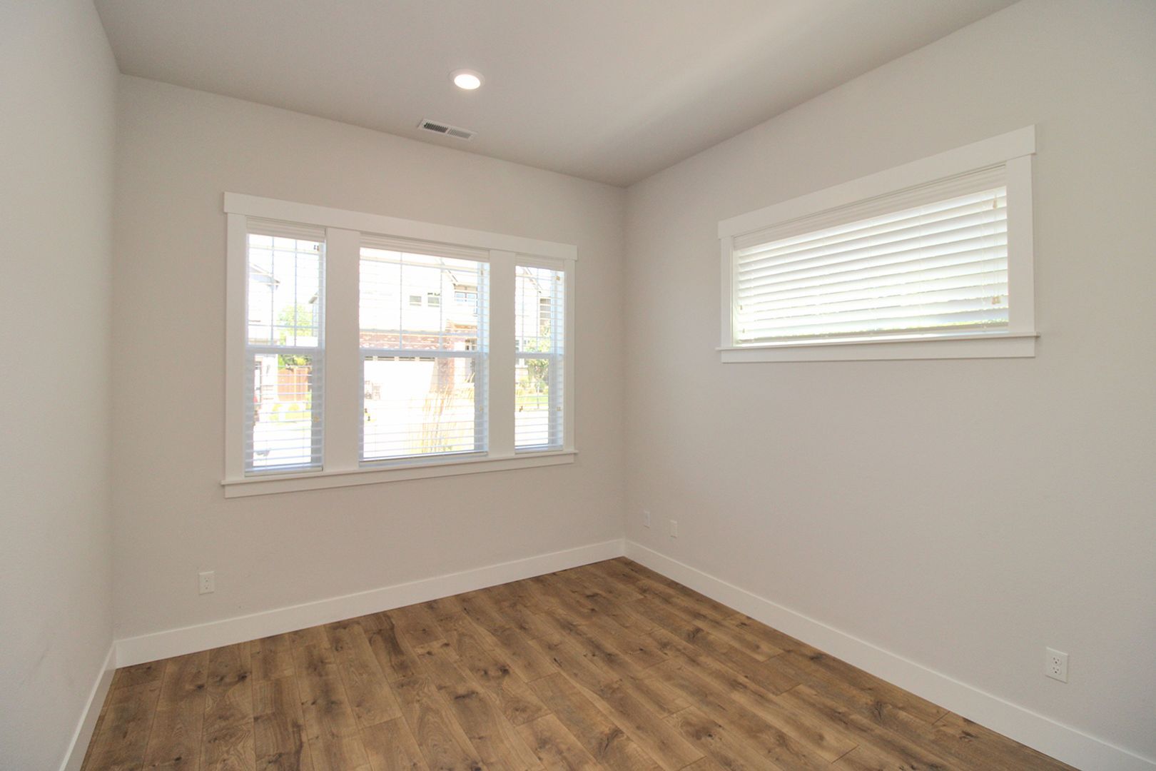 Building Photo - 16576 SW Sunshine Coast St