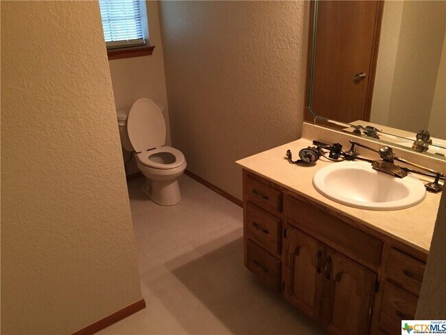 Building Photo - 601 Ridgecrest Dr