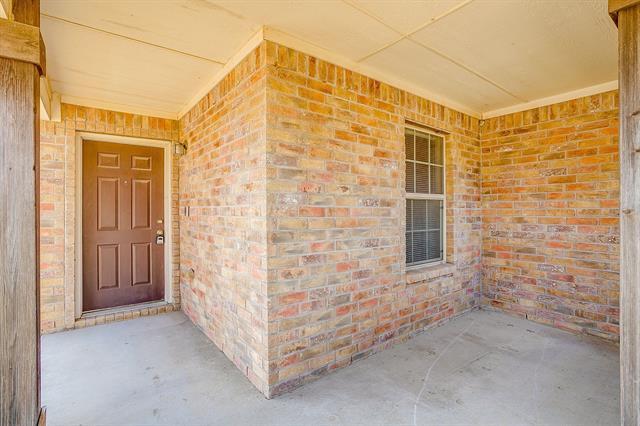 Building Photo - 14024 Esperanza Dr