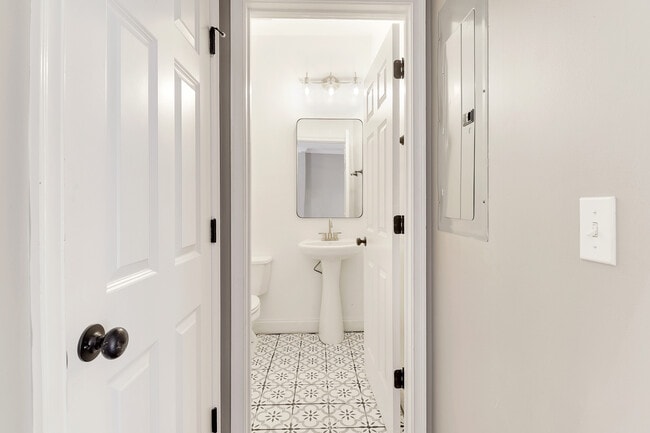 Building Photo - E 31st Street