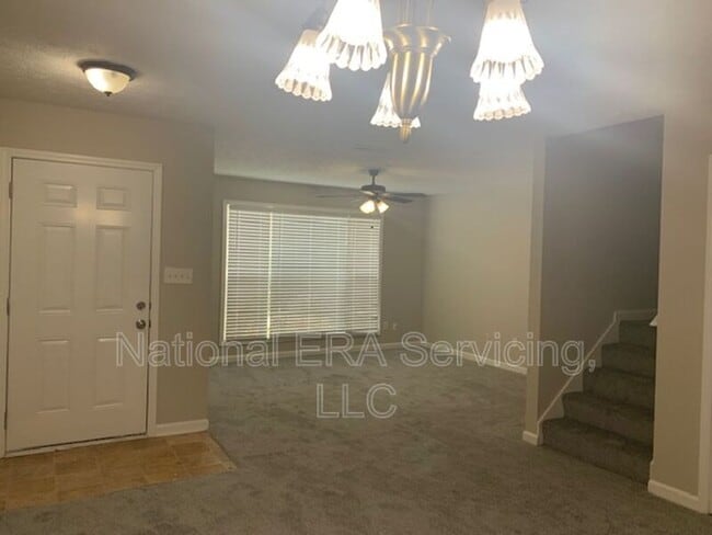 Building Photo - 5924 Sherwood Pl