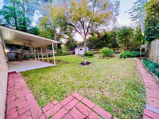 Building Photo - 7014 Woodfern Dr