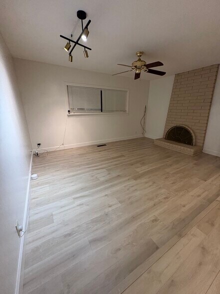 Building Photo - 4192 Denker Dr