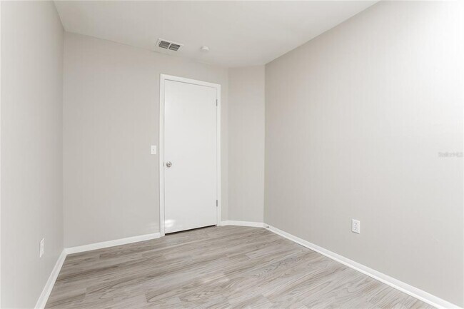 Building Photo - 105 Whispering Pines Ct