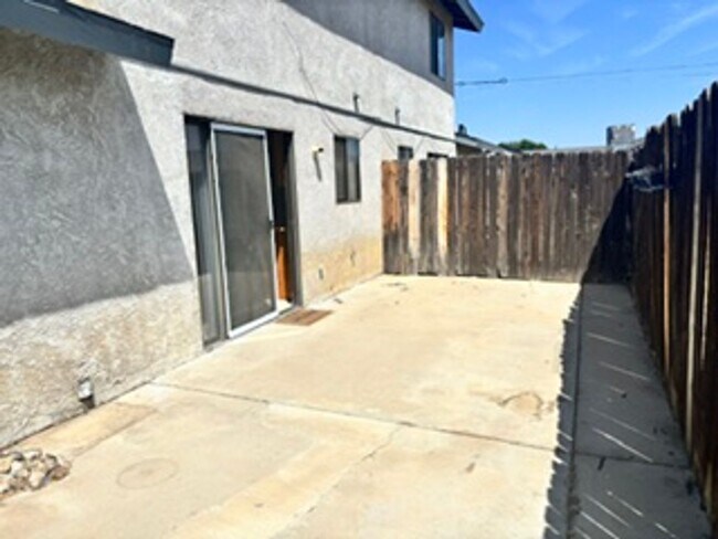 Building Photo - 21204 Madre St