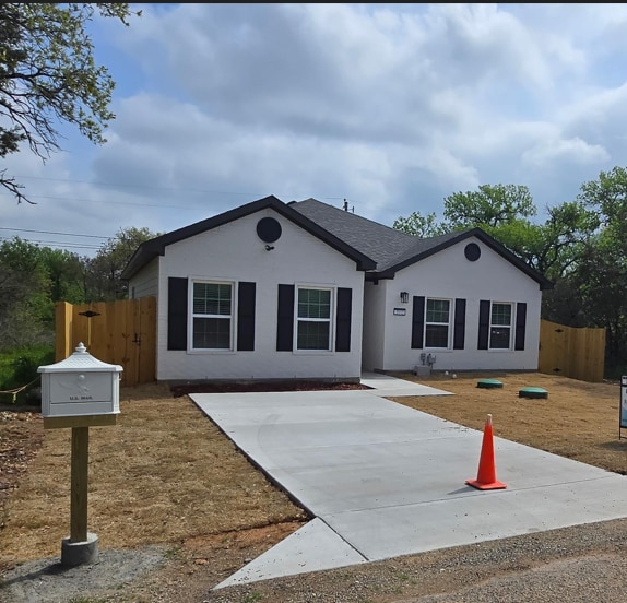 Primary Photo - 3513 Tomahawk Dr