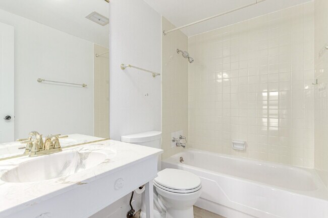 Building Photo - 3131 E Alameda Ave