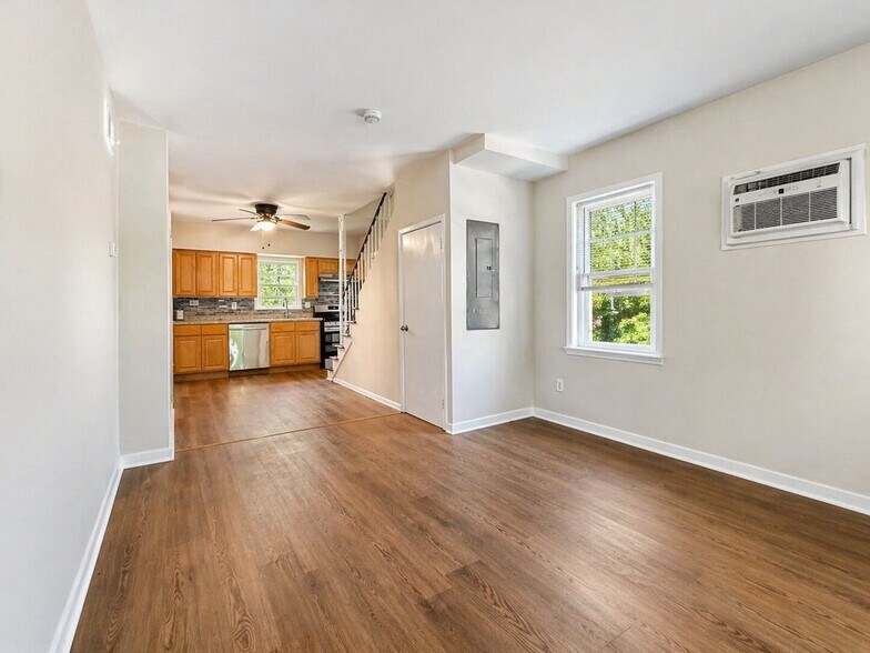 Building Photo - 161 Lincoln Ave