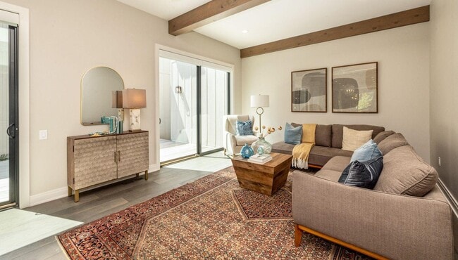 Building Photo - 5589 N Danbury Rd