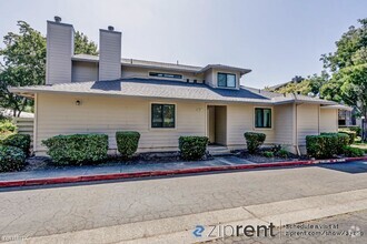 Building Photo - 2 br, 2 bath Condo - 521 Mission Boulevard...