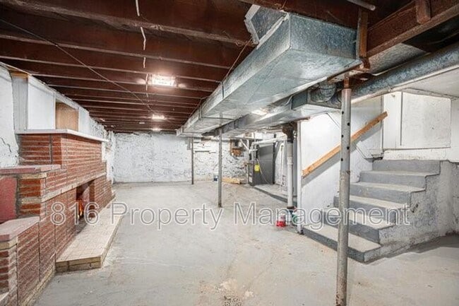 Building Photo - 2922 Bales Ave