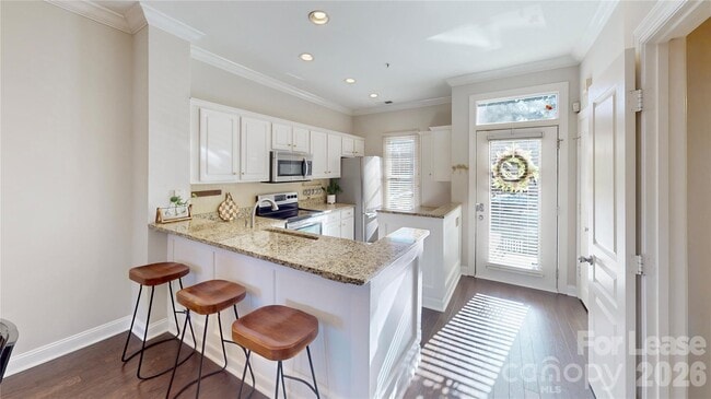 Building Photo - 1009 Park West Dr