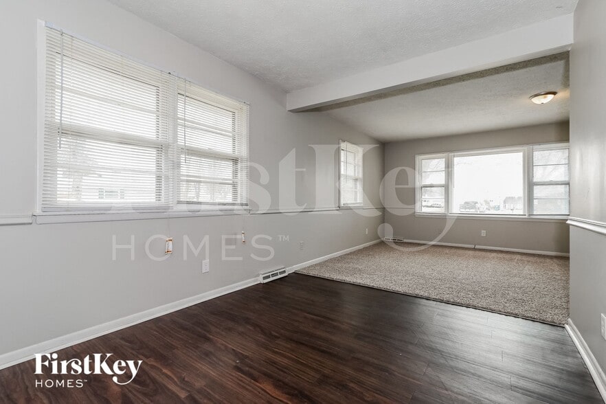 Building Photo - 3104 S Kercheval Dr