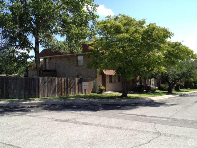 Primary Photo - Hill Country Townhomes