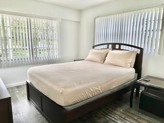 Building Photo - 368 Mansfield I