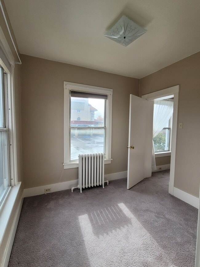 Building Photo - bro2929