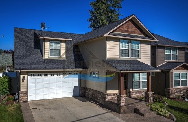 Building Photo - 3 Bedroom 2.5 Bathroom Custom Craftsman w/...