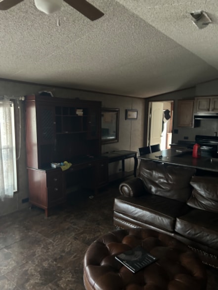 Building Photo - 3379 Family Dr