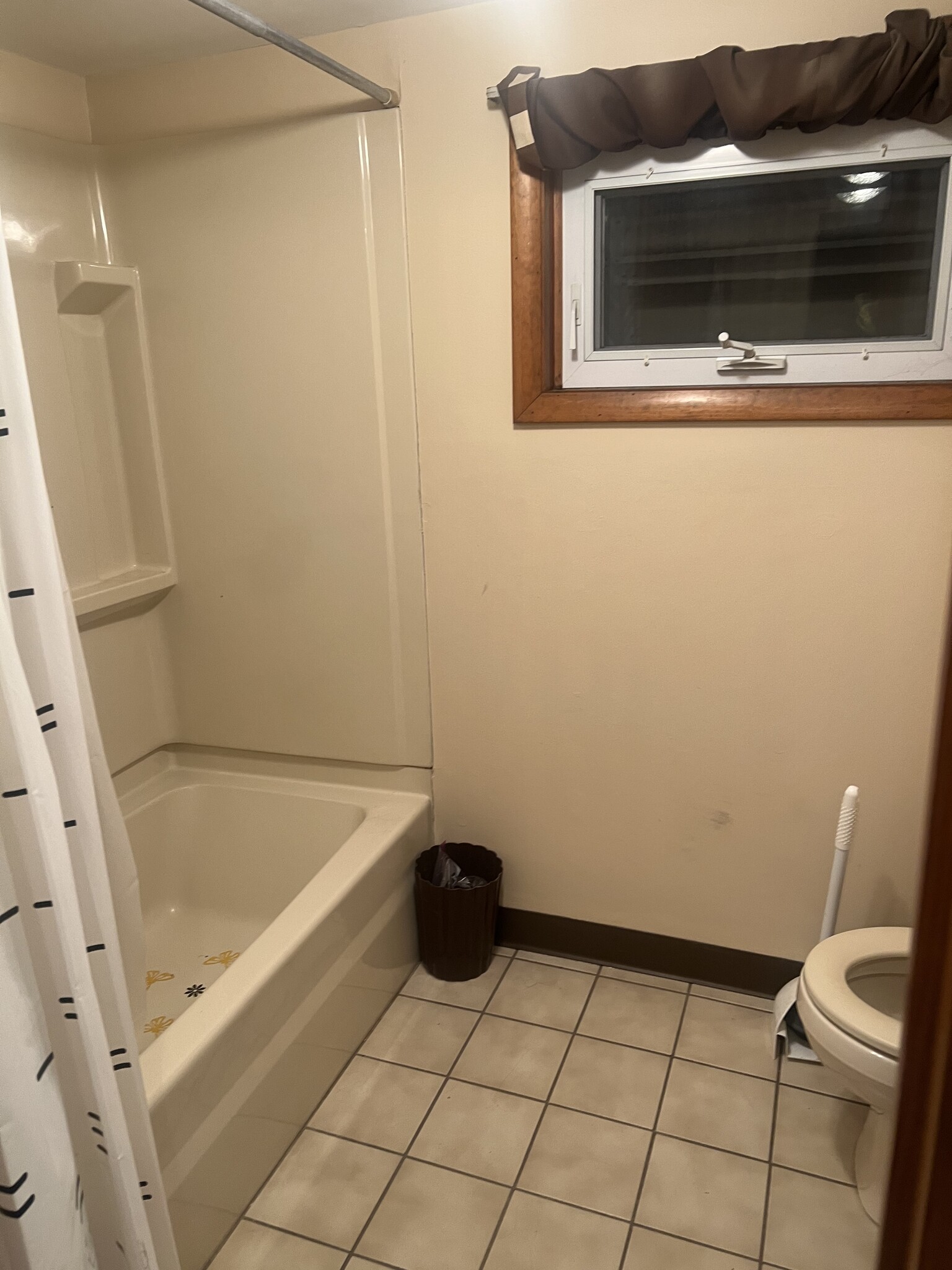 Bathroom - 723 E Pine St