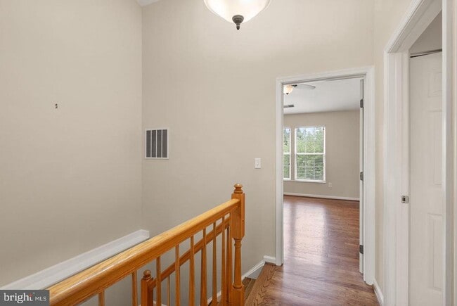 Building Photo - 917 Rolfe Pl