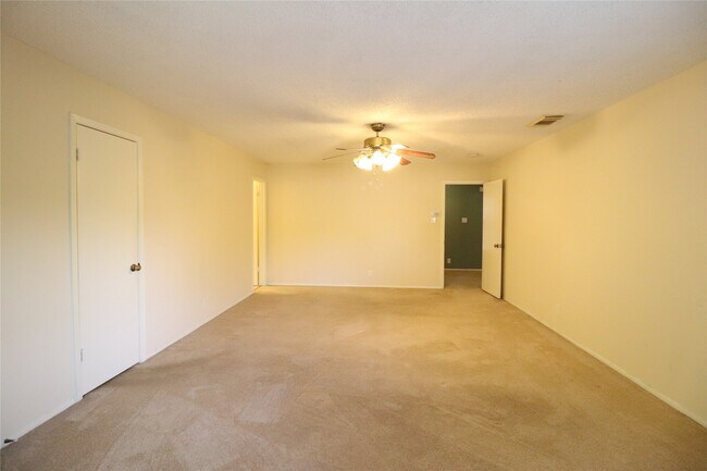 Building Photo - 13026 Cavern Park Dr