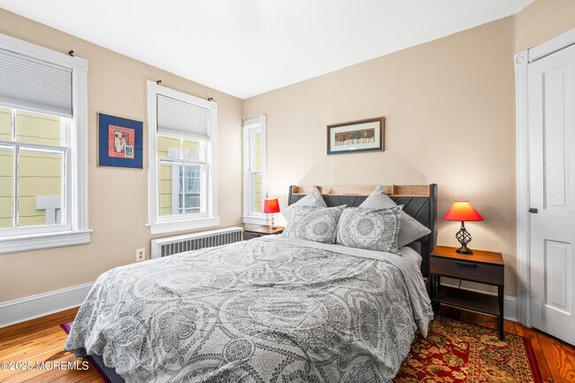 Building Photo - 49 Franklin Ave