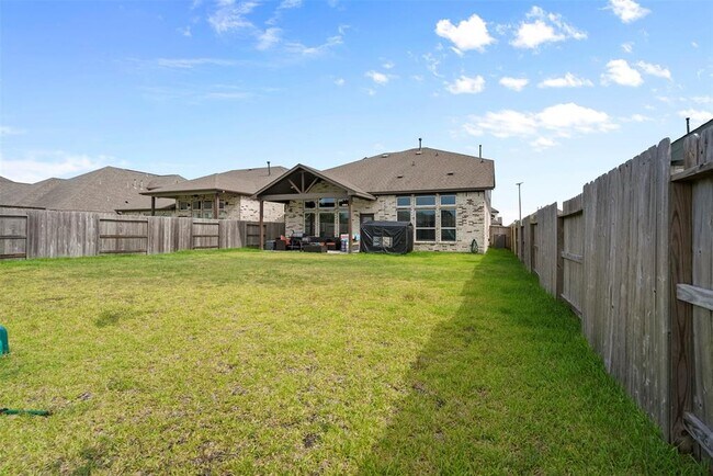 Building Photo - 2405 Bayrose Dr