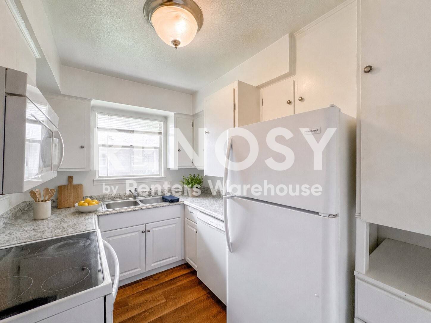 Building Photo - 4537 Dakota St