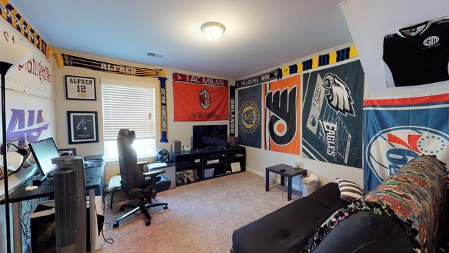 Building Photo - 160 Kirkwood Dr