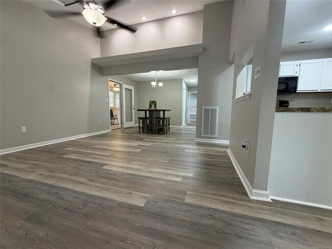 Building Photo - 146 Rain Tree Way