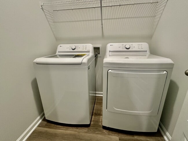 Building Photo - Three Bedroom Single Level Home in the Retreat at East Argent!