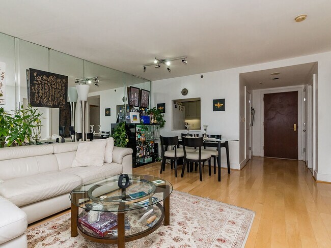 Building Photo - 75 Cambridge Pky