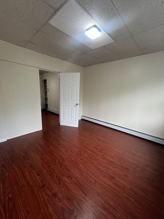 Building Photo - 123 Collard St