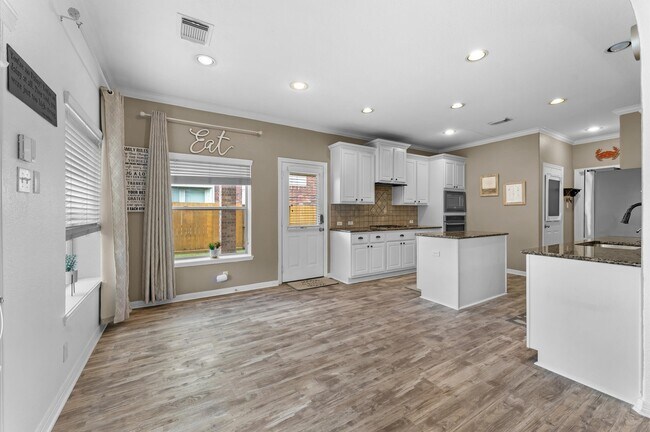 Building Photo - 1615 Noble Pointe Dr