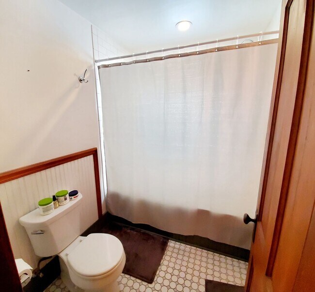 Building Photo - 719 Remington St