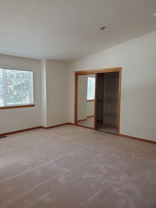 Building Photo - Beautiful Montgomery Estates Home - Long Term Rental