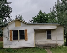 Building Photo - 314 E Huffman St
