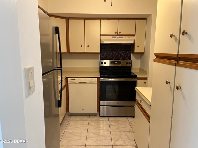 Building Photo - 1224 S Peninsula Dr