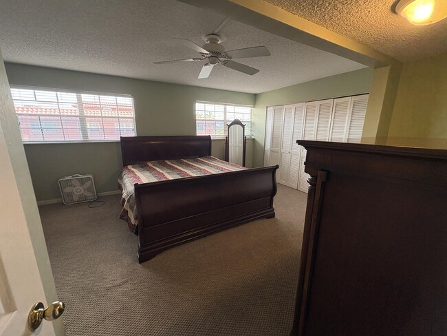 Building Photo - 680 Tennis Club Dr