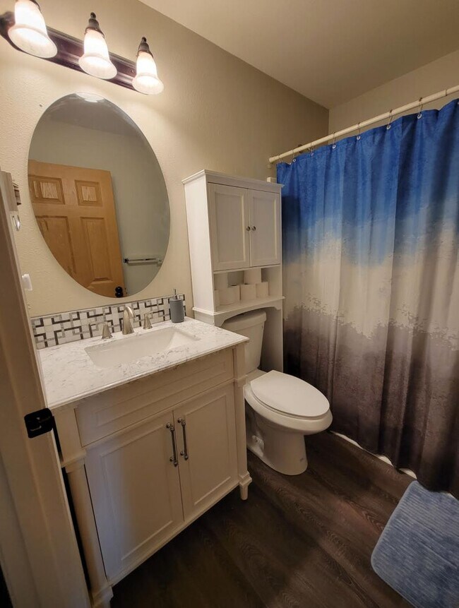 Building Photo - Beautiful Yelm Home!